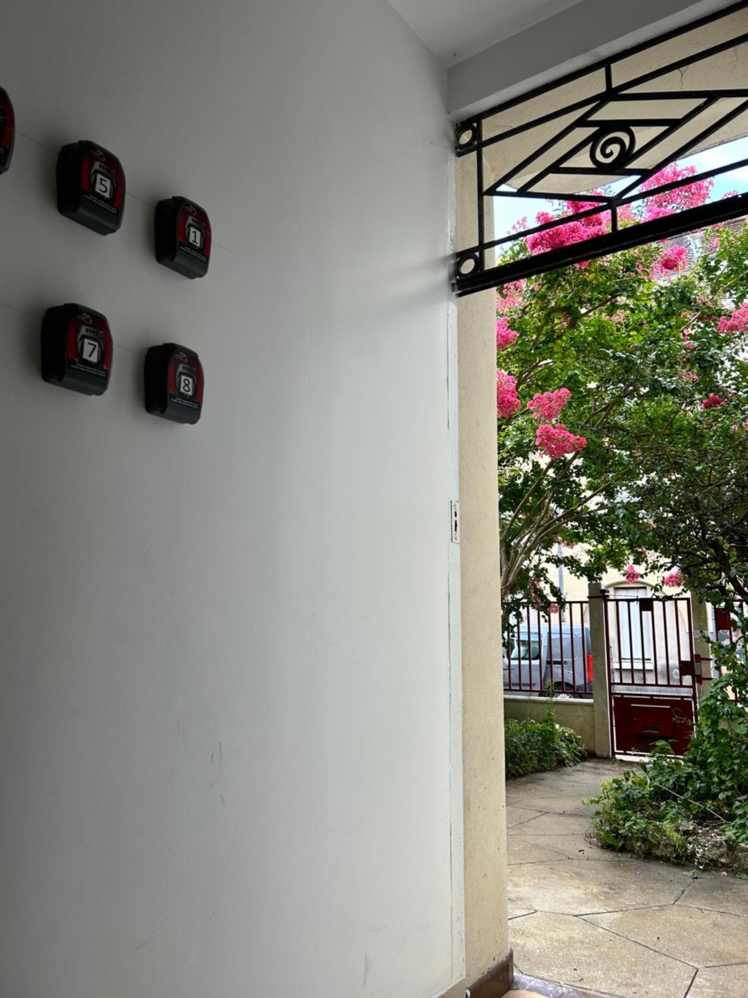 Grand Logement Centre Ville Massy ماسي المظهر الخارجي الصورة